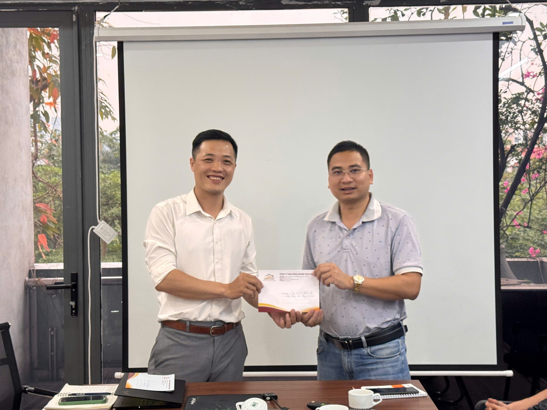 Vinh danh cá nhân xuất sắc